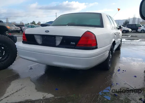 2011 Ford Crown Victoria Police Interceptor z USA, uszkodzony, nr VIN 2FABP7BV0BX169791